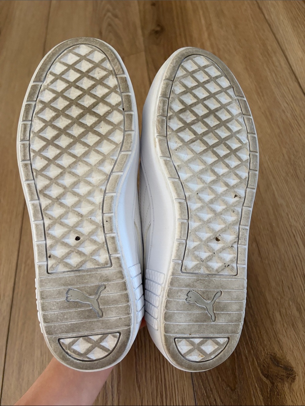 Puma White Low-Top Leather Sneakers - Picture 8 of 8